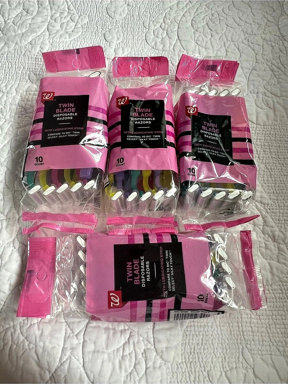 Women's Disposable Razors Twin Blade Pink Lubricant Strip (4 packs of 10) New